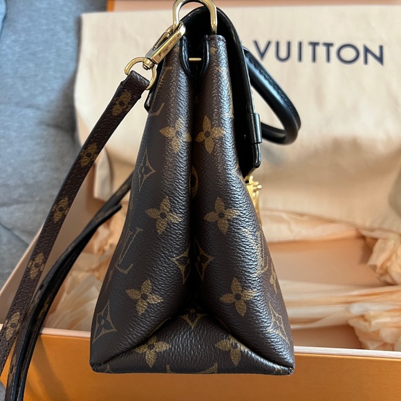 Louis Vuitton One Handle Flat Bag - Picture 5 of 16